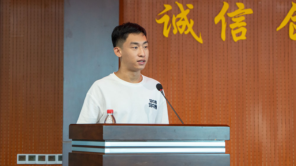 1661386601860868.jpg 冯意.jpg